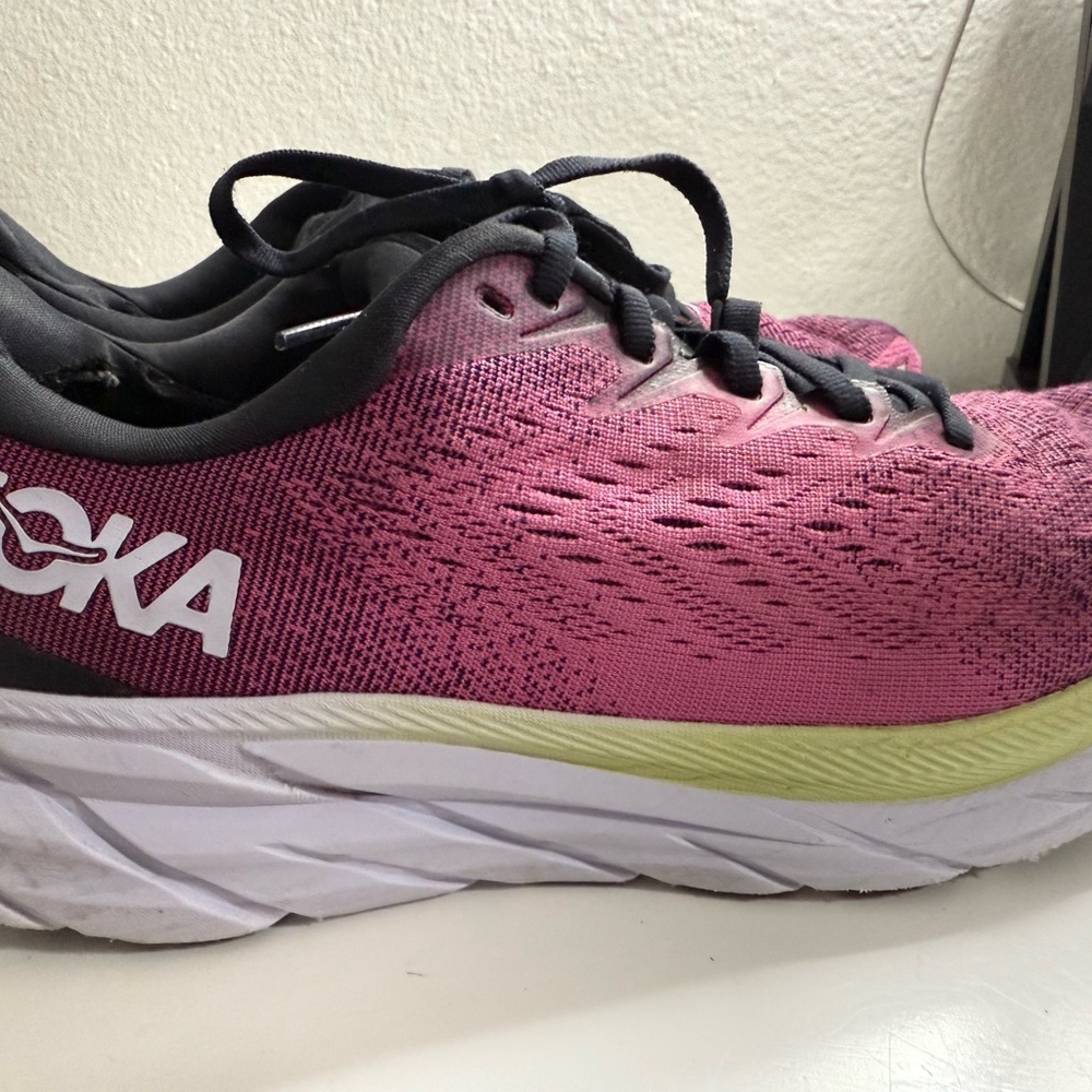 Hoka women size 10  Clifton 8 Women's Pink and Black Athletic Shoes - Picture 3 of 8